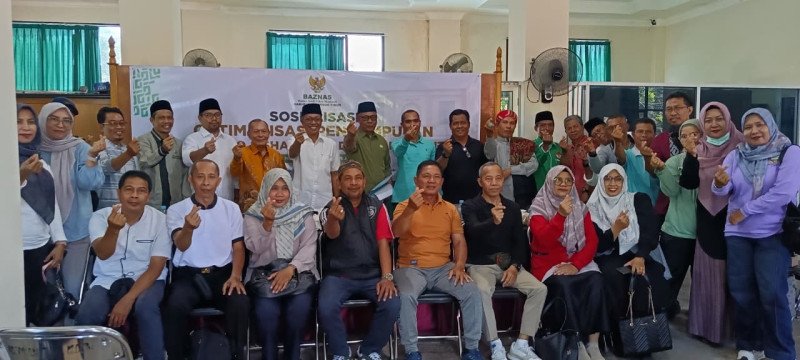 Foto Bersama Sekda, Pimpinan Baznas & Para Kapus Serta Perwakilan Klinik Se-Kabupaten Lombok Timur Dalam Acara Sosialisasi Optimalisasi Pengumpulan Zakat, Infaq & Shadaqah Dari Dana Kapitasi untuk ASN & P3K, pada Jumat (26/6/2026) (Dok. Pribadi)